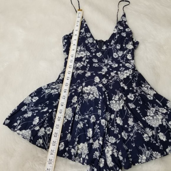 Showpo Down For The Night Navy Floral Playsuit - Picture 6 of 12